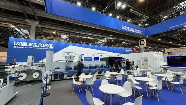 【頭條】德魯巴專題報(bào)道 | 煒岡科技：標(biāo)簽印刷，風(fēng)景這邊獨(dú)好