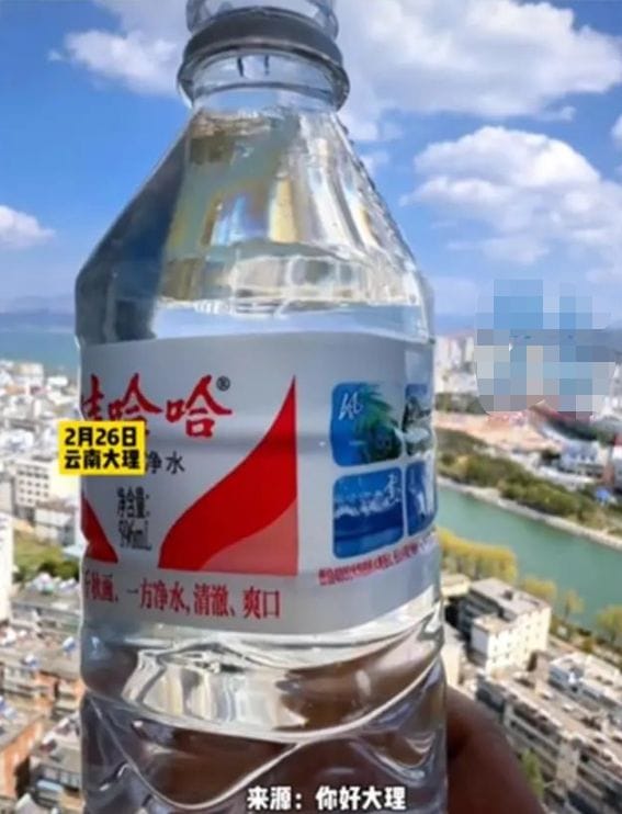 娃哈哈瓶身包裝現(xiàn)廣西美景：“真誠(chéng)”才是品牌口碑積累的“秘方”